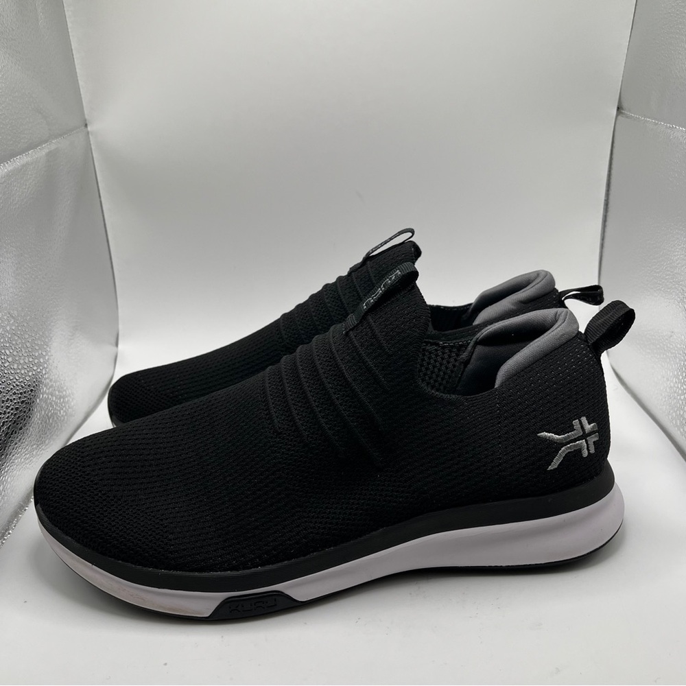Kuru Atom Slip-On black sneakers size 9.5 comfortable men’s